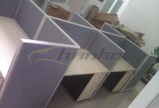 Meja Partisi Kantor Abu